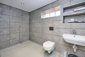 Photo 33- click for photo gallery